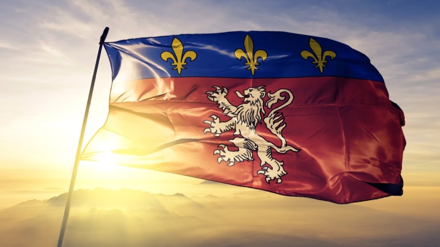 Pourquoi l'OL joue en rouge et bleu ? L'histoire des couleurs de l'Olympique Lyonnais