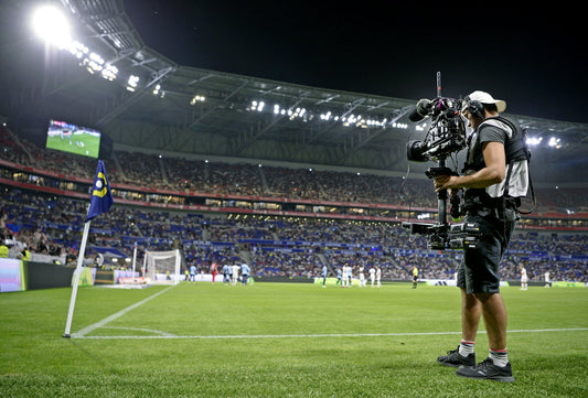 Où regarder les matchs de l’OL en 2026-2027 : chaînes, prix et alternatives légales